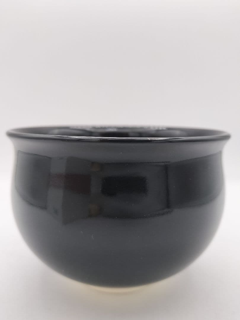 c410【新品・未使用】茶碗 黒仁清 柊に雪 水出絢 紙箱 茶道具