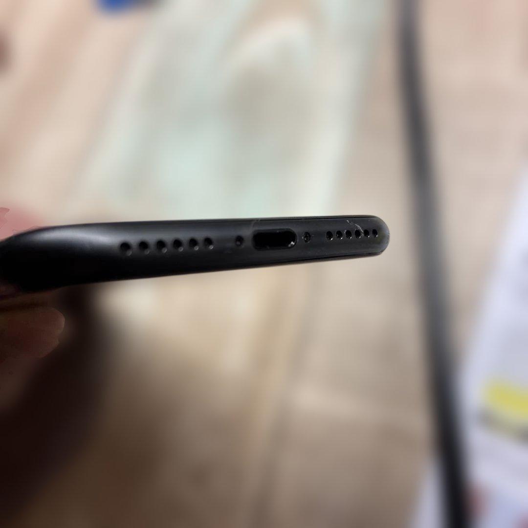 Apple iPhone 8 ブラック ⚠️SIMロック解除してありません⚠️