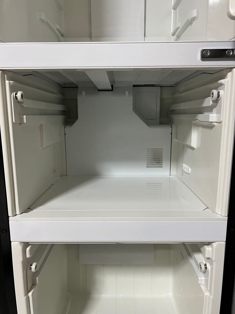 【キムドヨン】Hisense 3ドア冷凍冷蔵庫 ダークブラウン2019年製