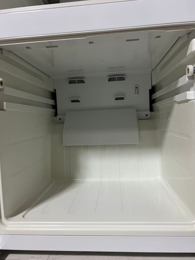 【キムドヨン】Hisense 3ドア冷凍冷蔵庫 ダークブラウン2019年製