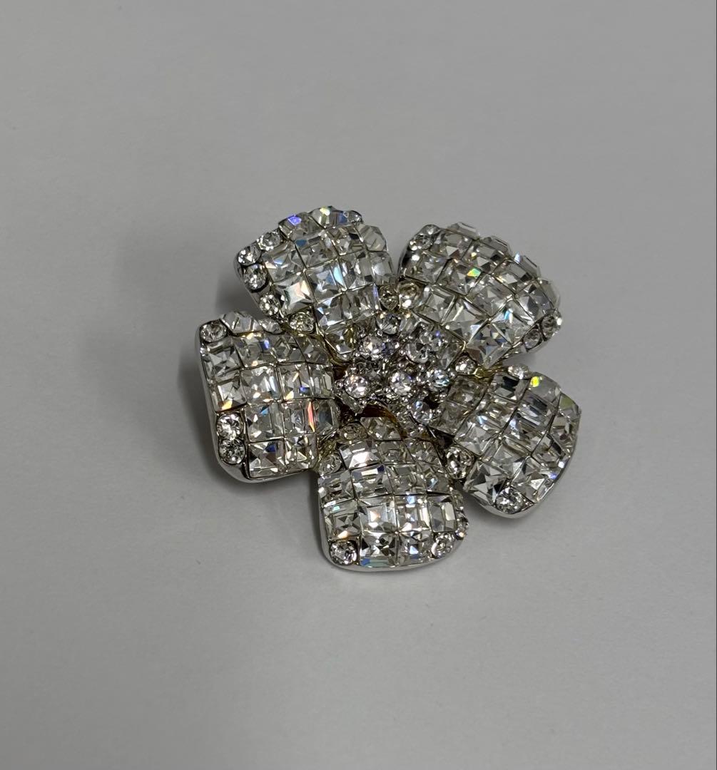 美品　FOXEY フォクシー　フラワーブローチ　クリアカラー　FLEUR