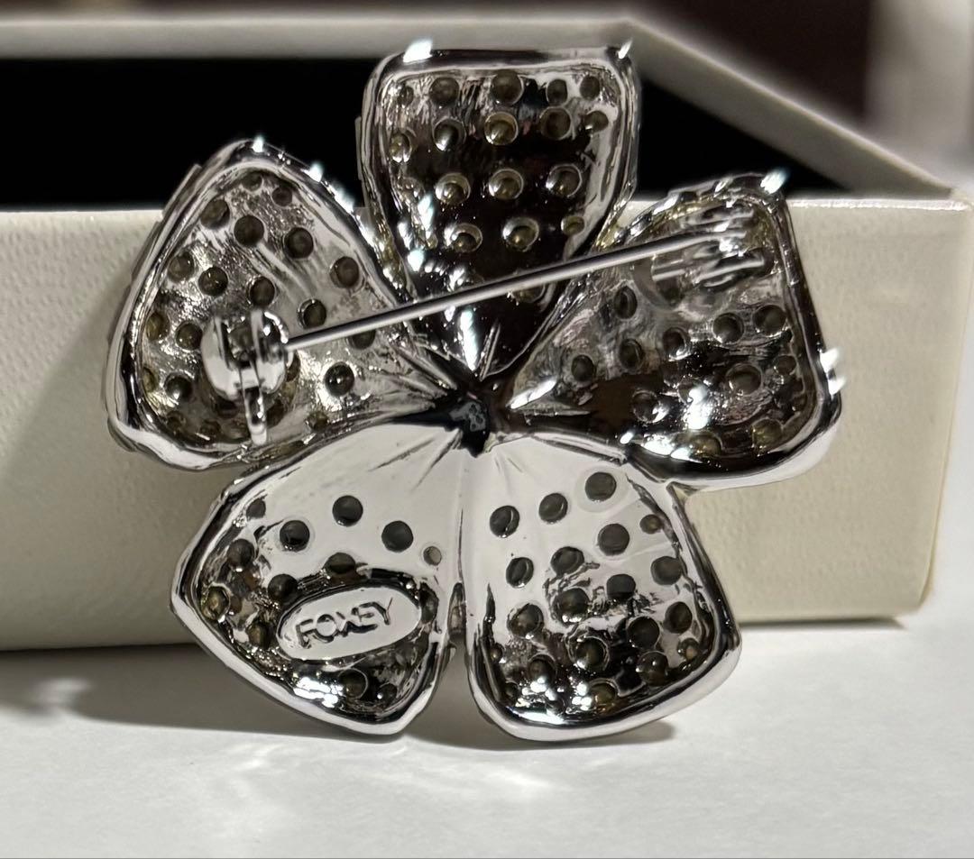 美品　FOXEY フォクシー　フラワーブローチ　クリアカラー　FLEUR