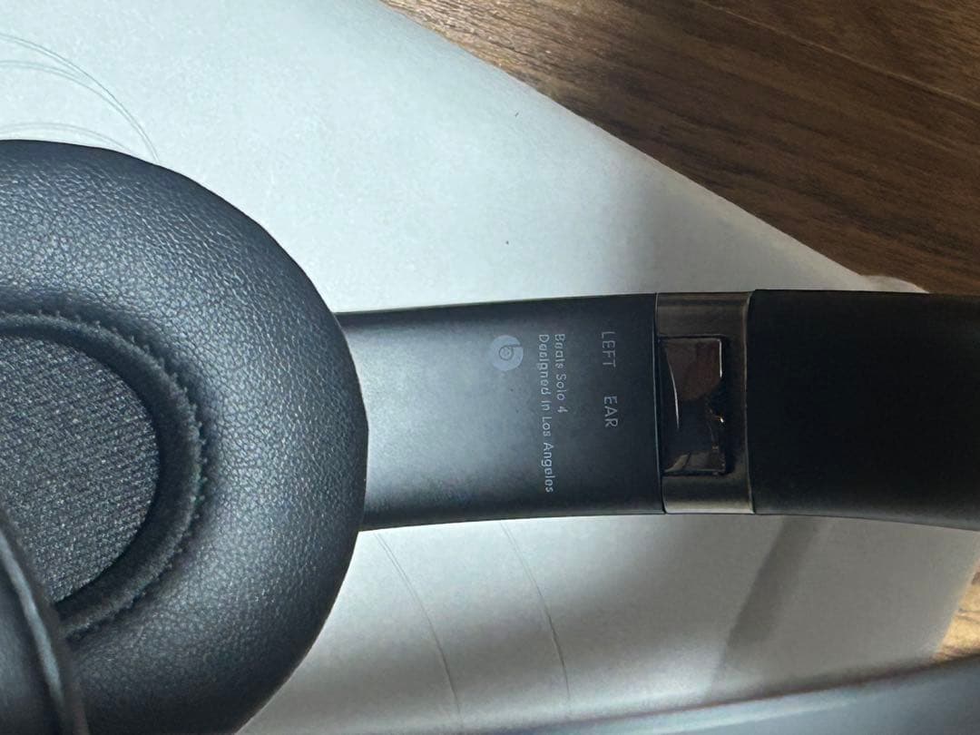 Beats Solo 4 ブラック ワイヤレスヘッドホン