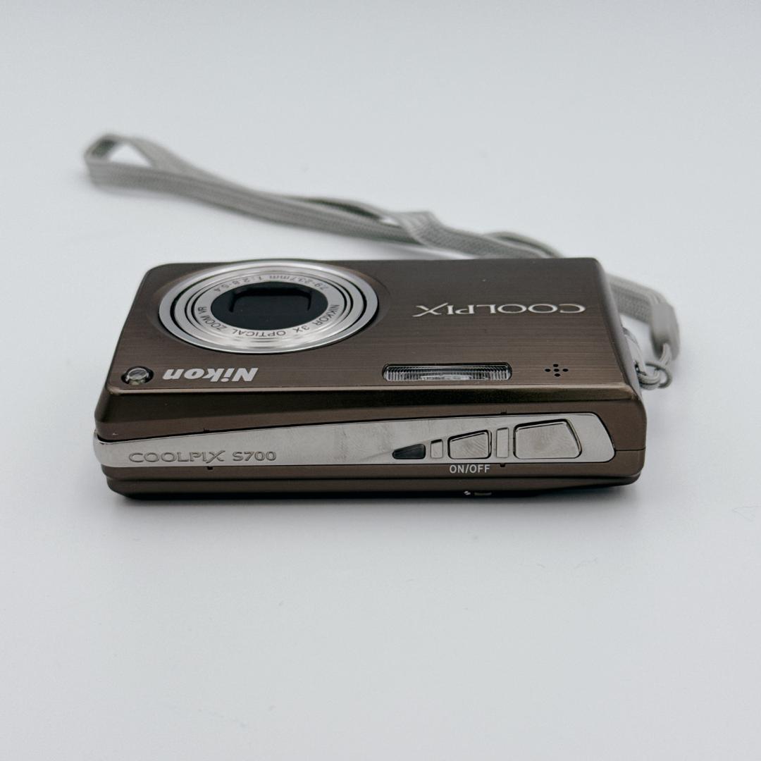 【美品】Nikon COOLPIX S700 デジタルカメラ ブロンズ