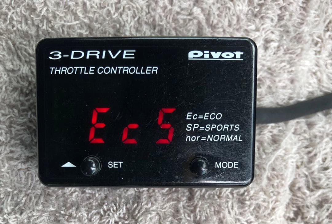PIVOT 3 drive COMPACT スロットルコントローラー　THR