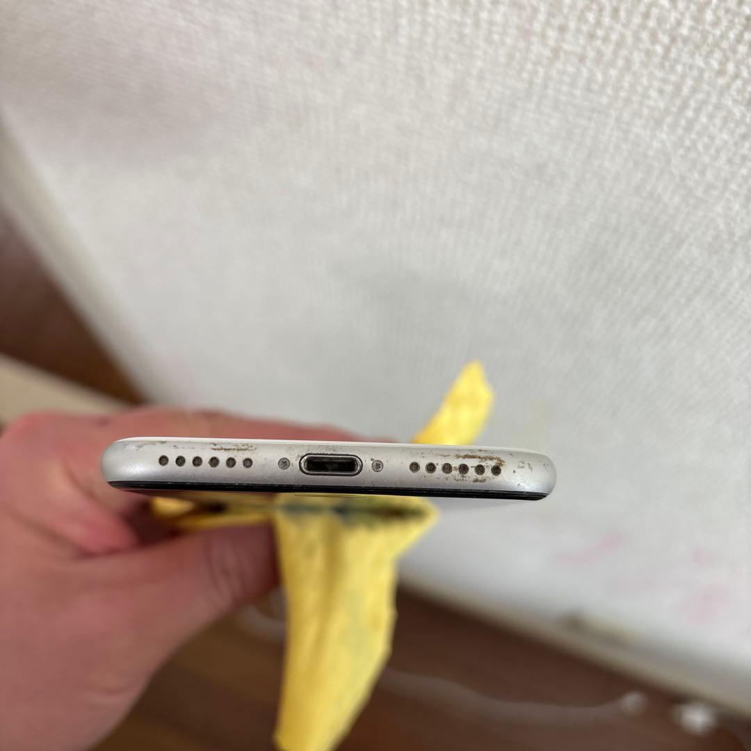 Apple iPhone SE 第二世代　64GB ホワイト