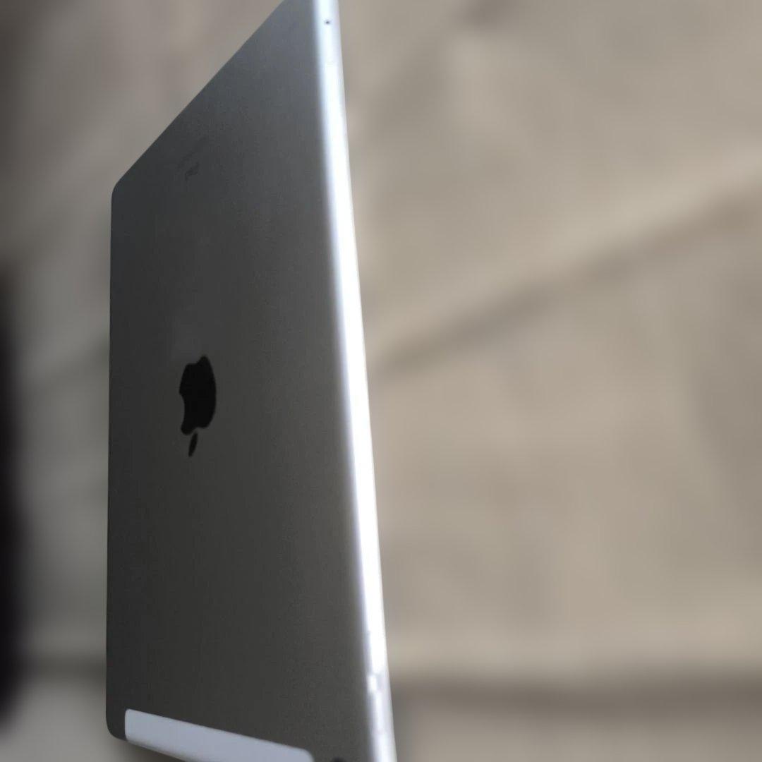 iPad 第9世代 Wi-Fi+Cellular 64GB 90％