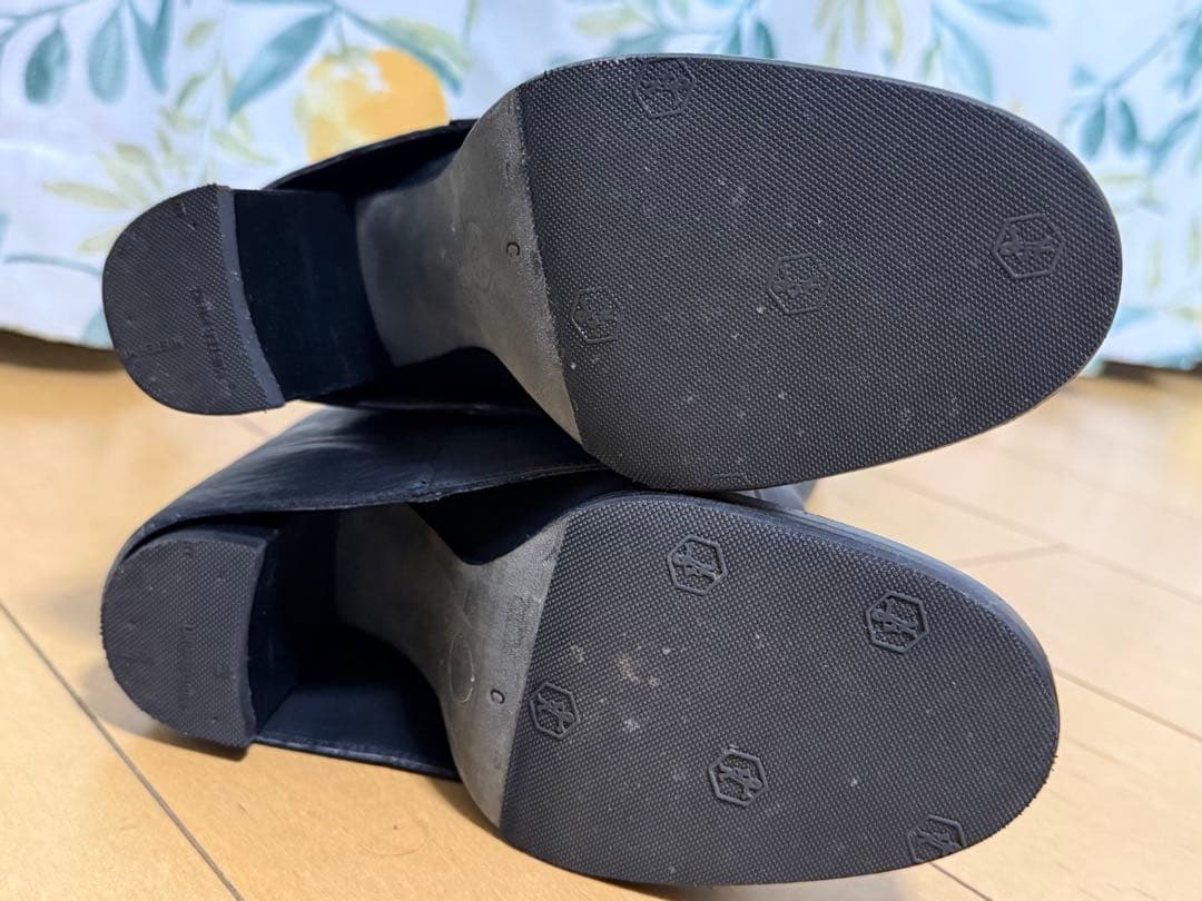 CHANEL シャネル ブラックレザー ロングブーツ バックル付き