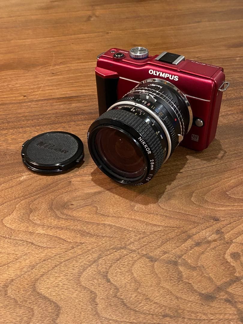 OLYMPUS e-pl1s 赤 ニコンNIKKOR 28㍉1:3.5 レンズ付