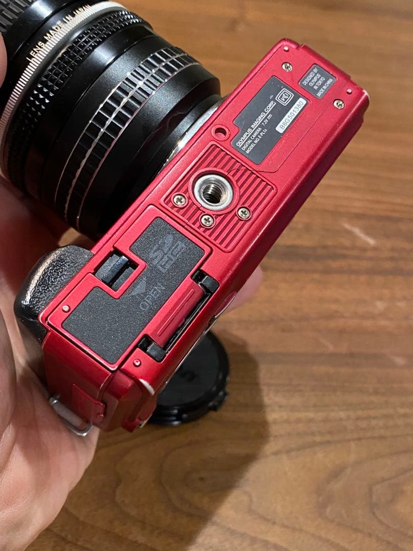 OLYMPUS e-pl1s 赤 ニコンNIKKOR 28㍉1:3.5 レンズ付