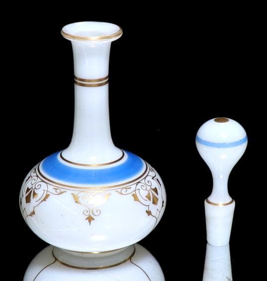 オールド・バカラ オパーリンクリスタル製 金彩エナメル彩 パフュームボトル