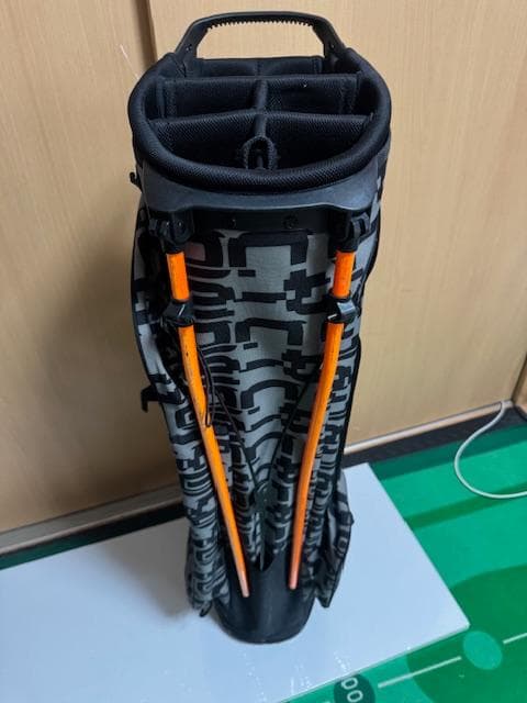 テーラーメイド　アウディ　コラボキャディバッグ