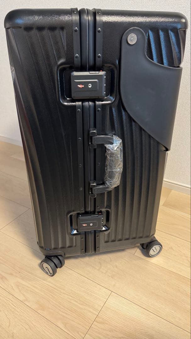 ブラック ストライプ スーツケース Mサイズ60L