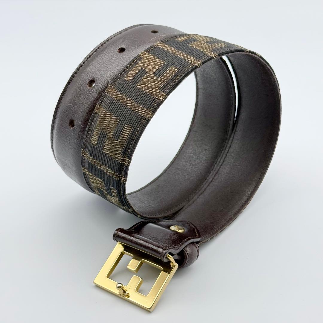 ✨良品✨FENDI ベルト ズッカ柄 FFロゴ レザー ゴールド金具 男女兼用