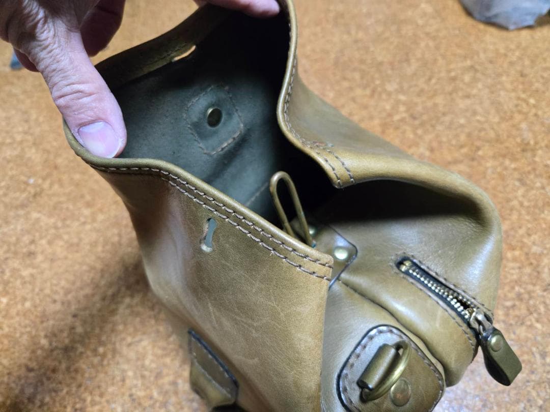 アレックスモールトン　HERZ ヘルツ製　バック　中古