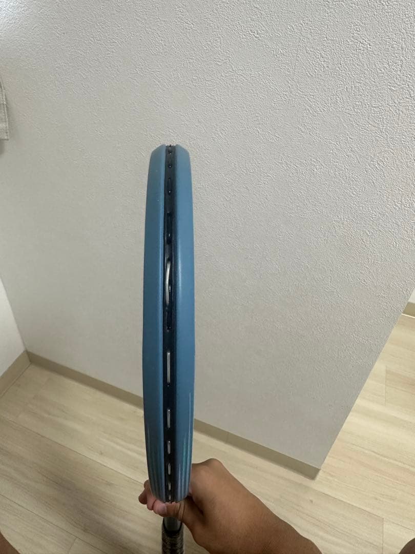 青いテニスラケット 軟式用