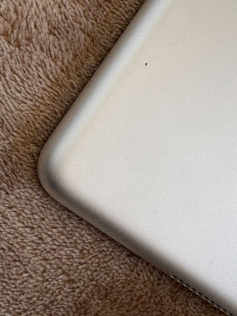 Apple iPad 第9世代 Wi-Fi 64GB シルバ MK2L3J/A