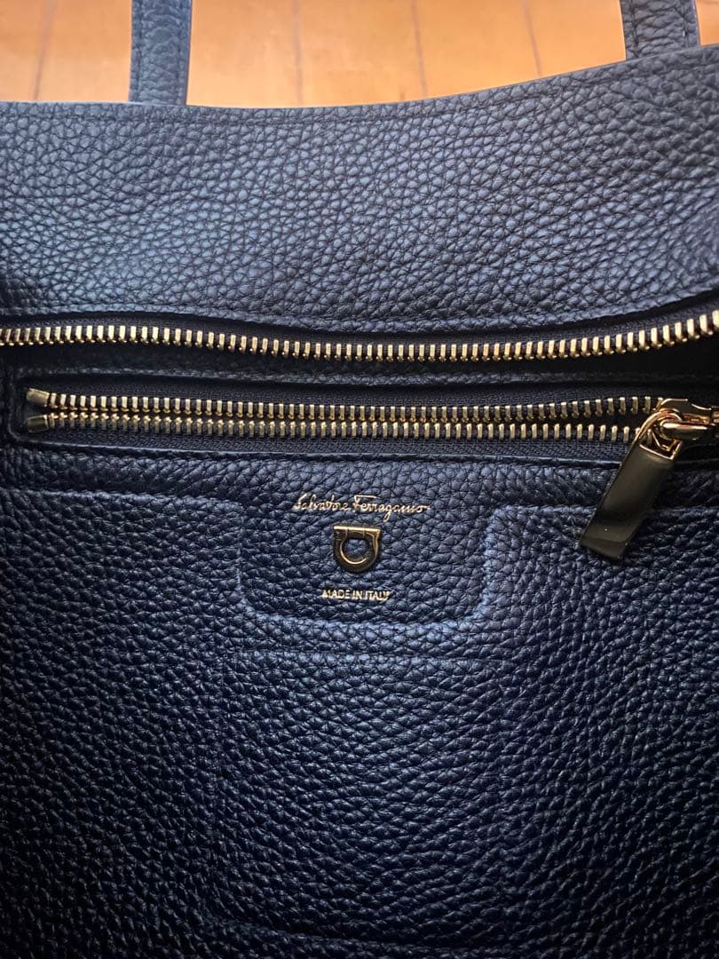 Ferragamo フェラガモ バッグ　21-F478 AMY 黒