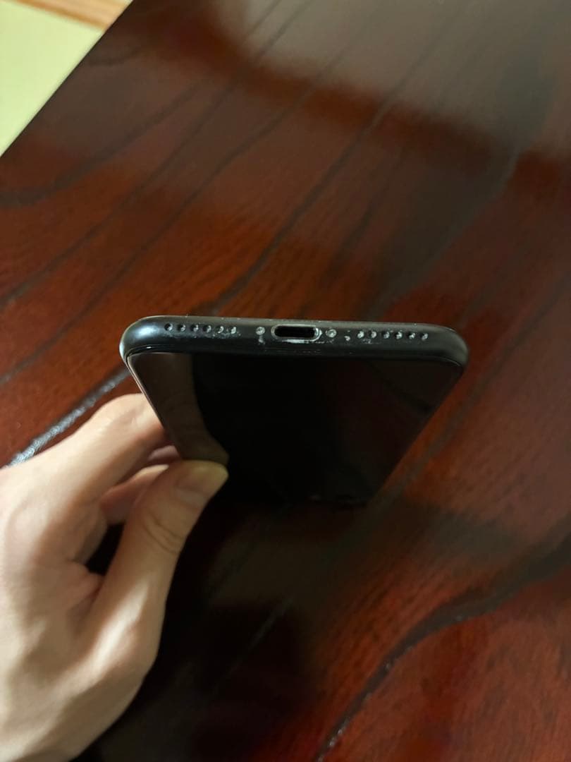 Apple iPhone SE 第2世代　本体　128GB SIMフリー