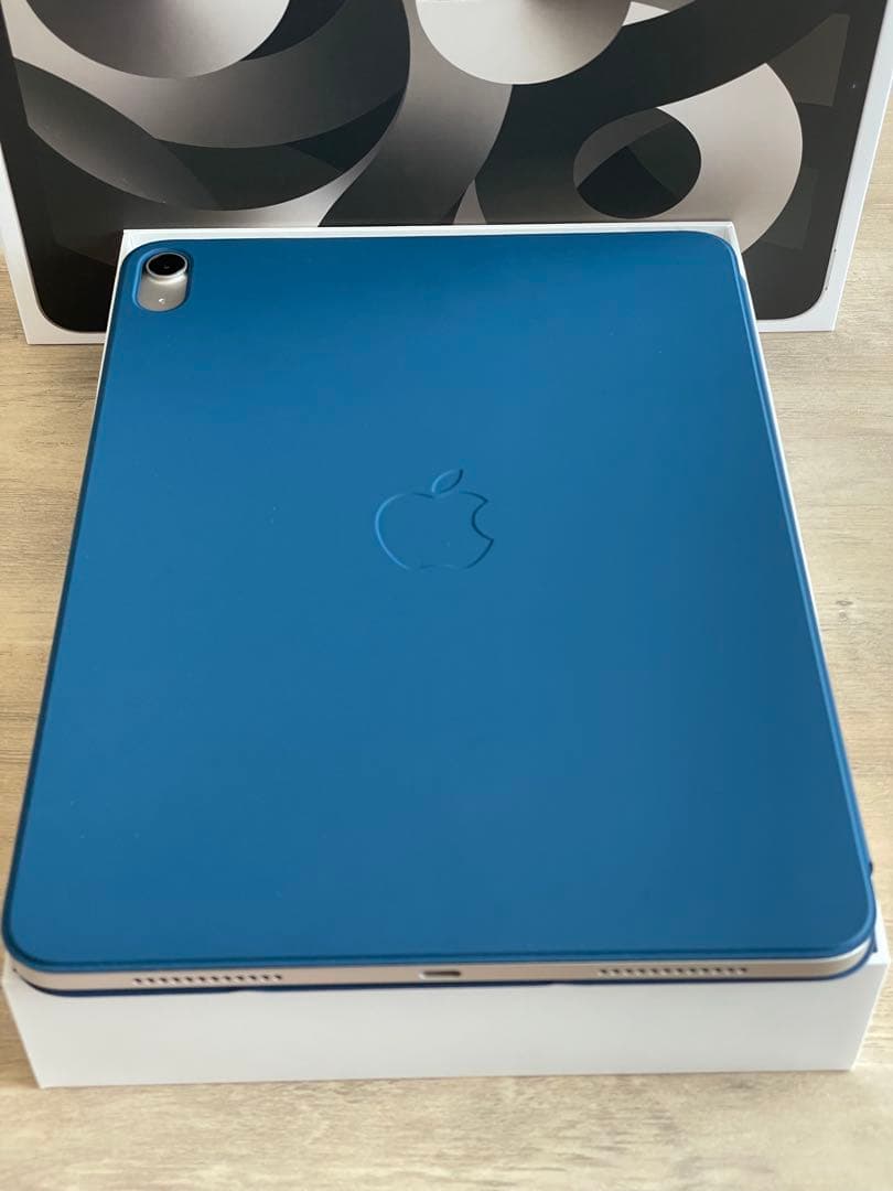iPad Air 第5世代 スターライト WiFi 64GB　　　 ※充電器無し
