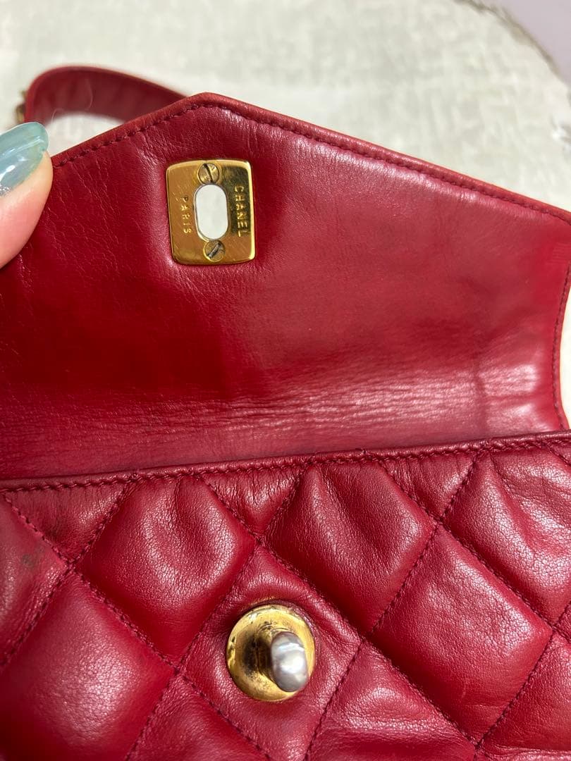 CHANEL シャネル　赤 ボディバッグ