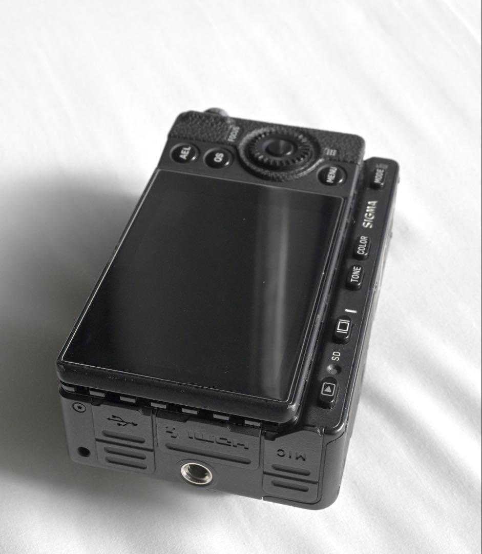 SIGMA fp ボディ＋純正バッテリー2個付き