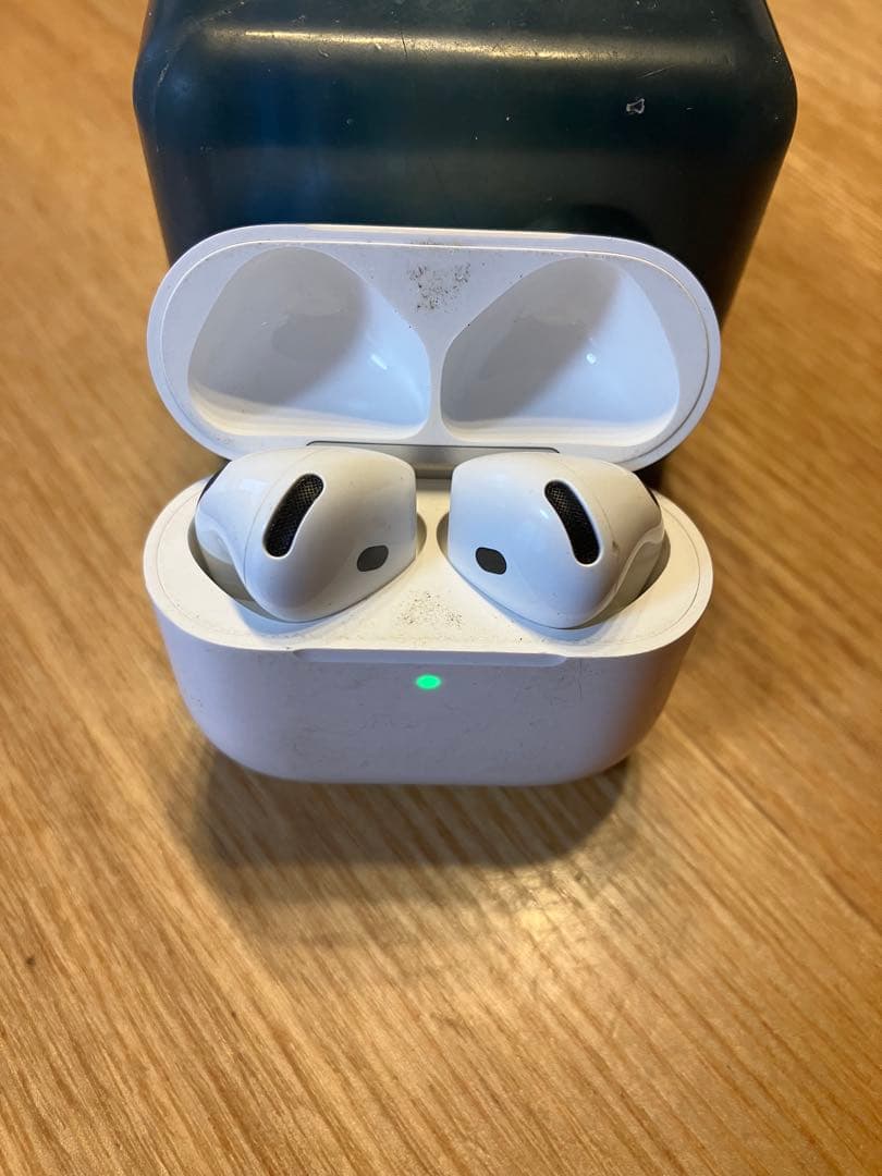 最終値下げ早い者勝ち☆AirPods 4 (ノイズキャンセリングなし)おまけ付き