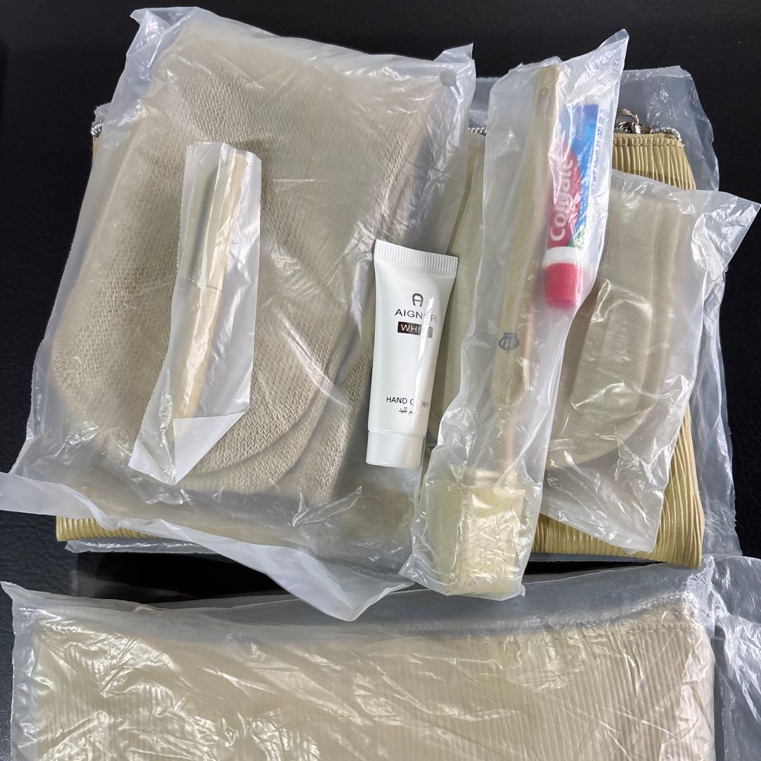 ビジネスクラス　アメニティポーチ　ANA JAL UNITED QATAR 等