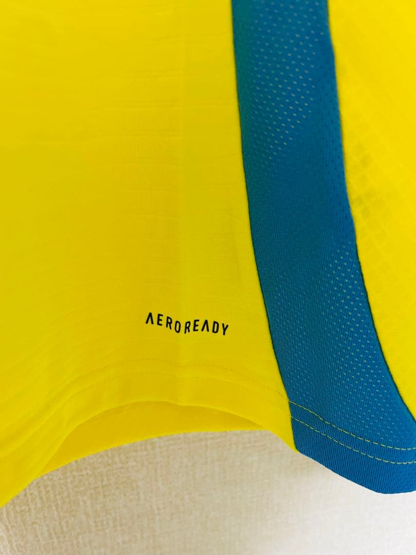 《正規品》イサク スウェーデン代表ホームユニフォームＬサイズ新品未使用