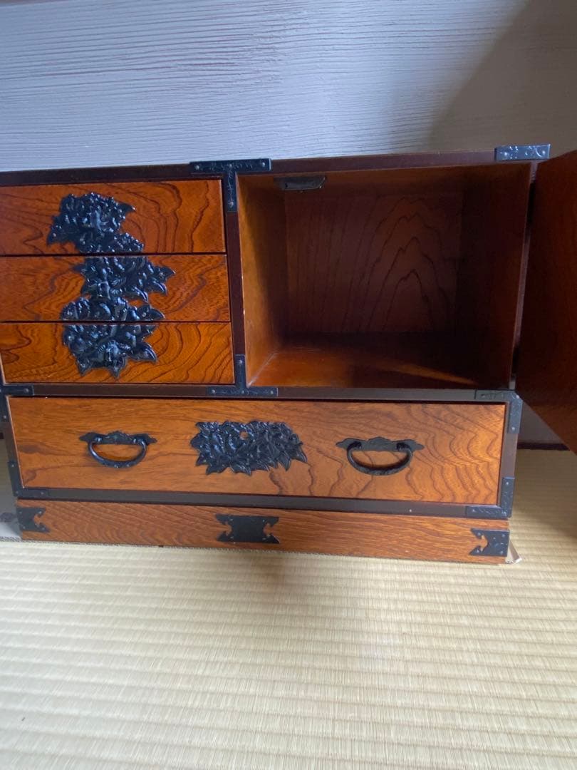 箪笥　収納棚　和家具 金具 抽斗 チェスト 民芸 収納箪笥　飾棚　レトロ