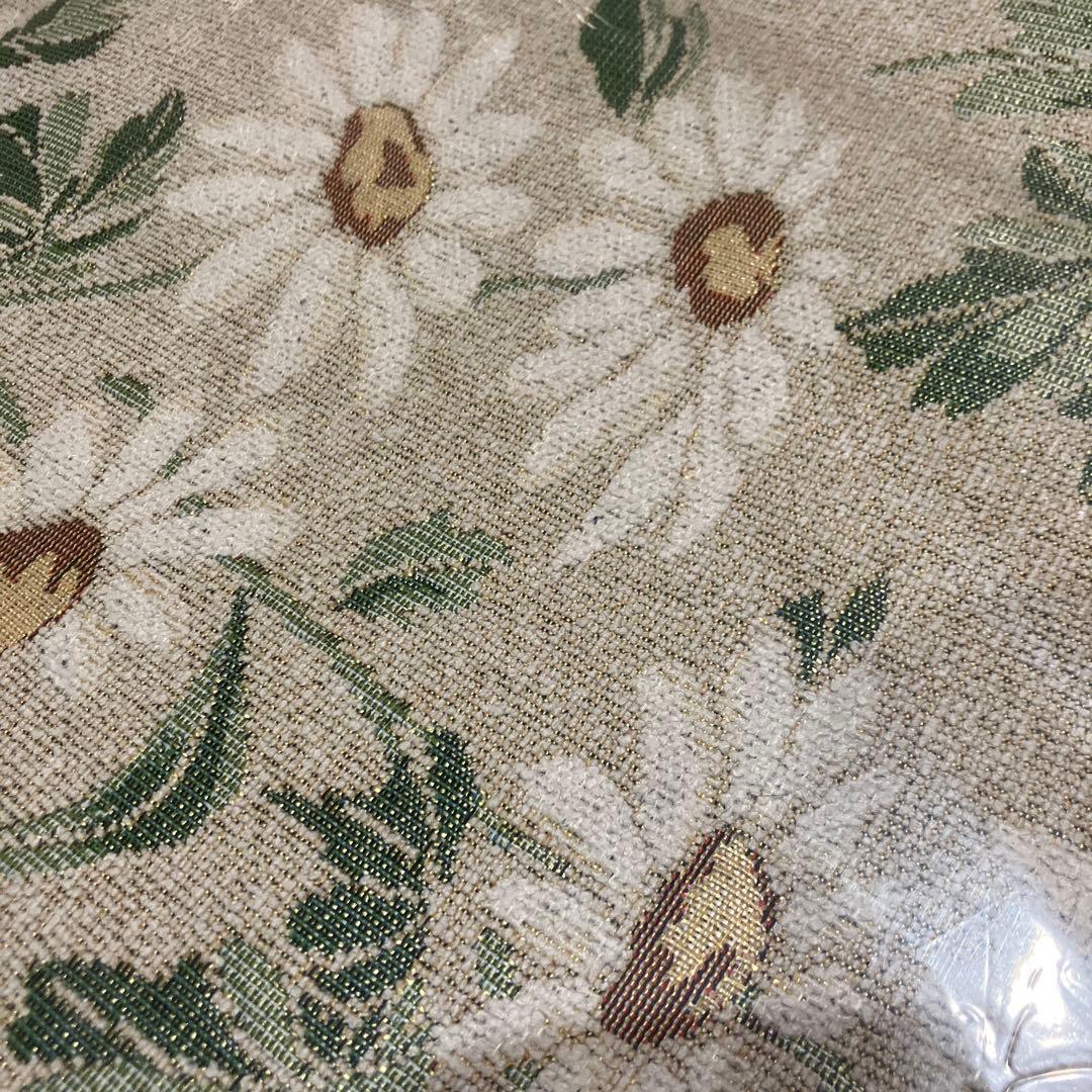 花柄 ベージュラグ