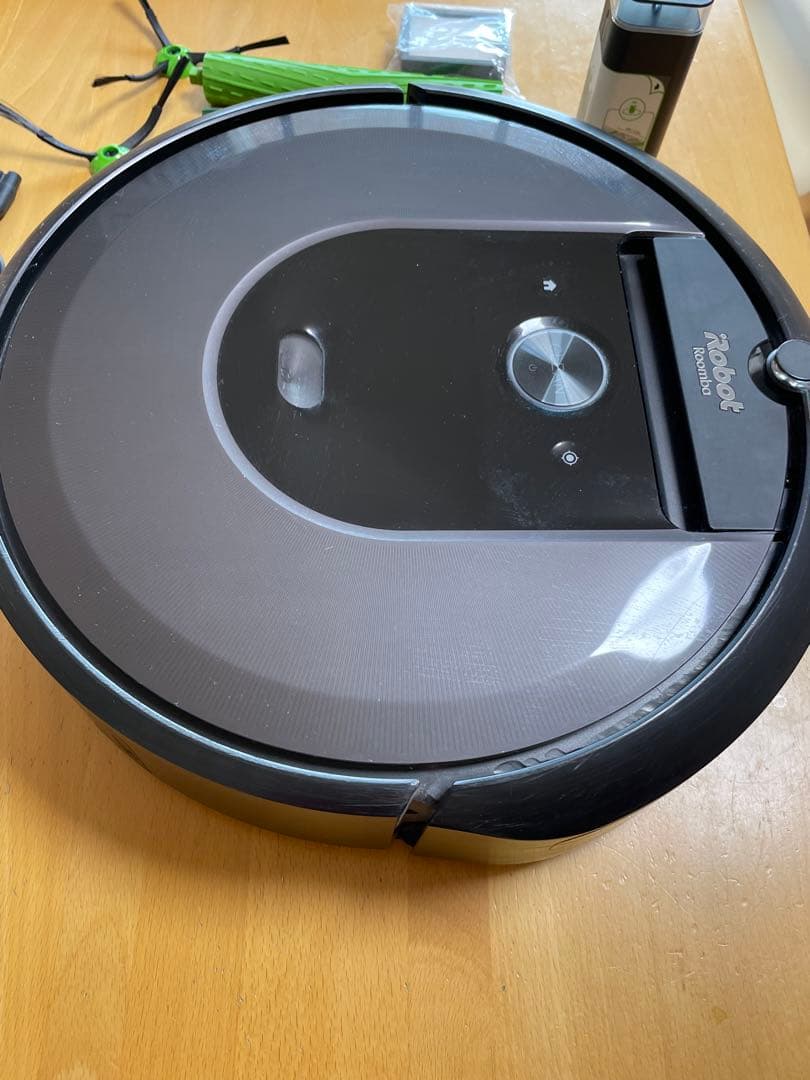 iRobot ルンバ i7 （未使用フィルター・ブラシ等消耗品付き）