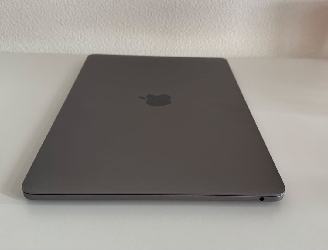 美品 Macbook Pro 2022 13インチ M2 Office付ける