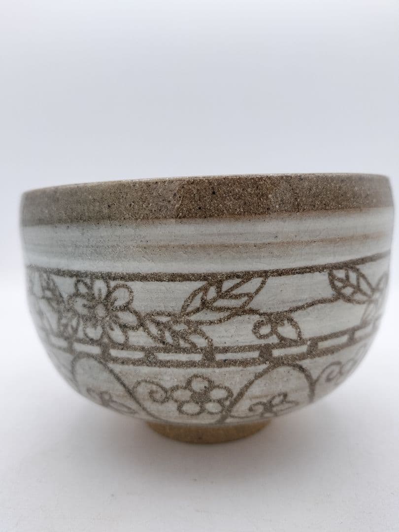 c642 茶碗 白石焼 掻落草花紋 井樋博 木箱 茶道具 古物