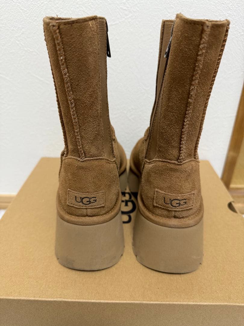 アグ ショートブーツ クラシック ツイン シーム ニュー ハイツ 厚底