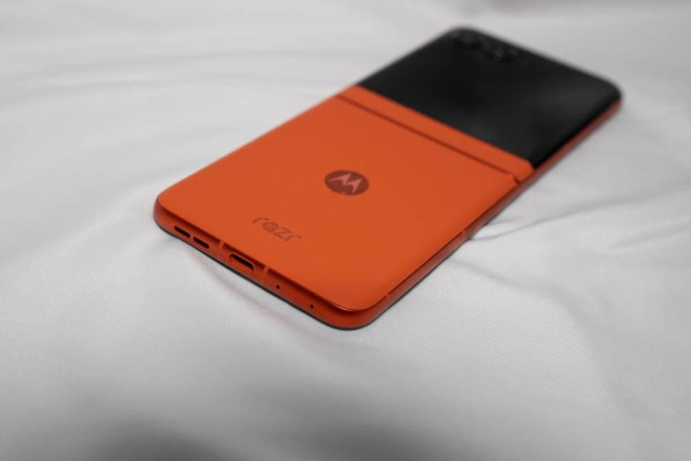 motorola razr 50 オレンジ 12G+512G