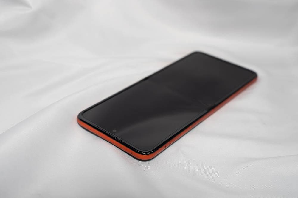 motorola razr 50 オレンジ 12G+512G