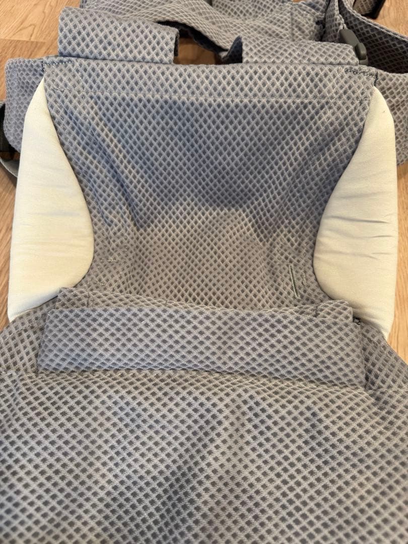 mii様【美品】nuna ヌナ カドルクリック 抱っこ紐 / 色:フォグ