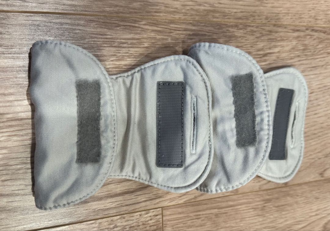 mii様【美品】nuna ヌナ カドルクリック 抱っこ紐 / 色:フォグ