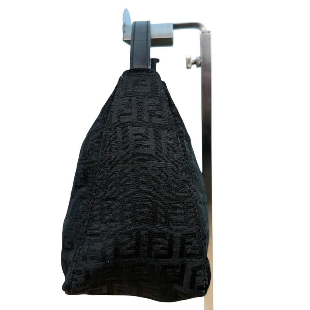【美品】FENDI フェンディ バニティ アクセサリーポーチ ズッカ柄 ブラック