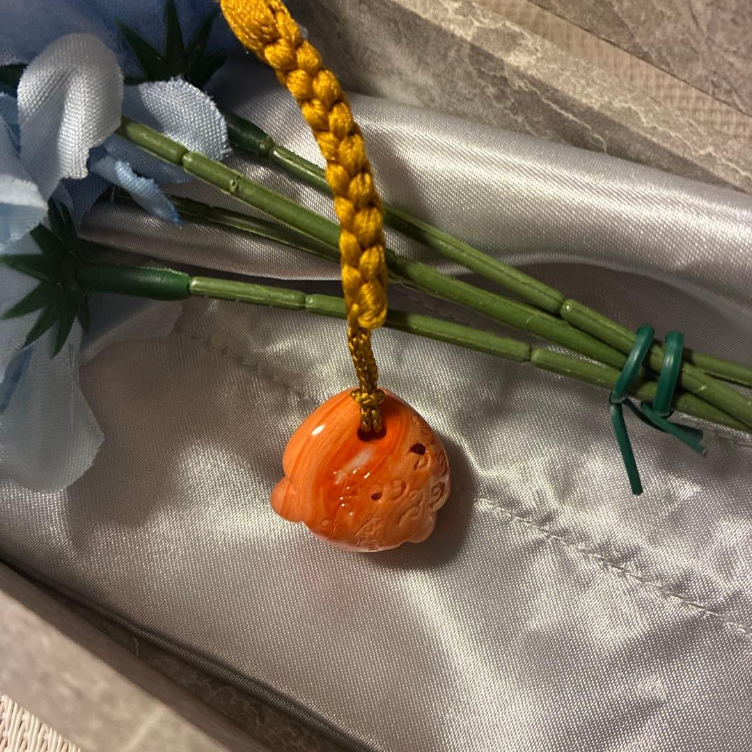 天然珊瑚 大黒様　珊瑚彫刻　根付 ストラップ 珊瑚　チャーム　縁起物　手彫り