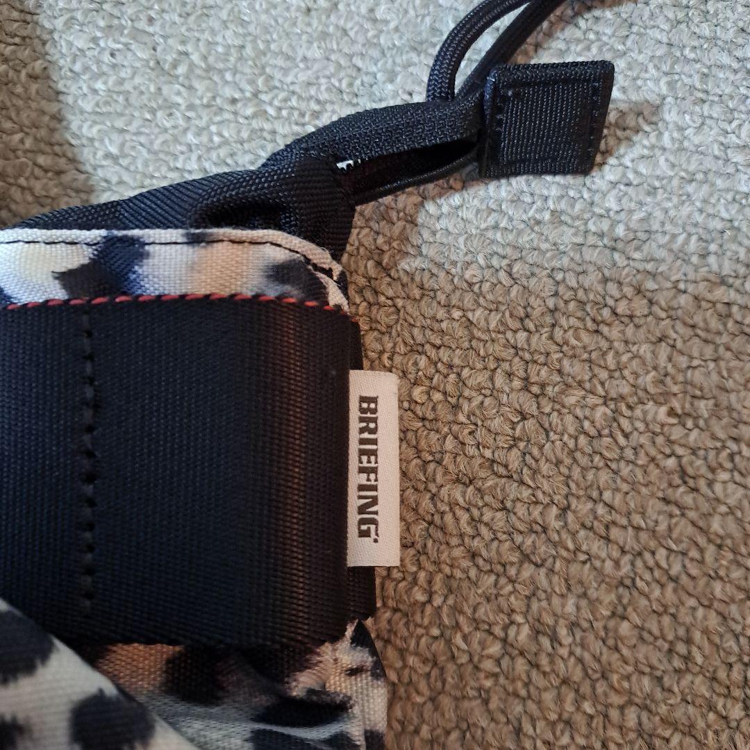 BRIEFING ヒョウ柄ラウンドバッグ