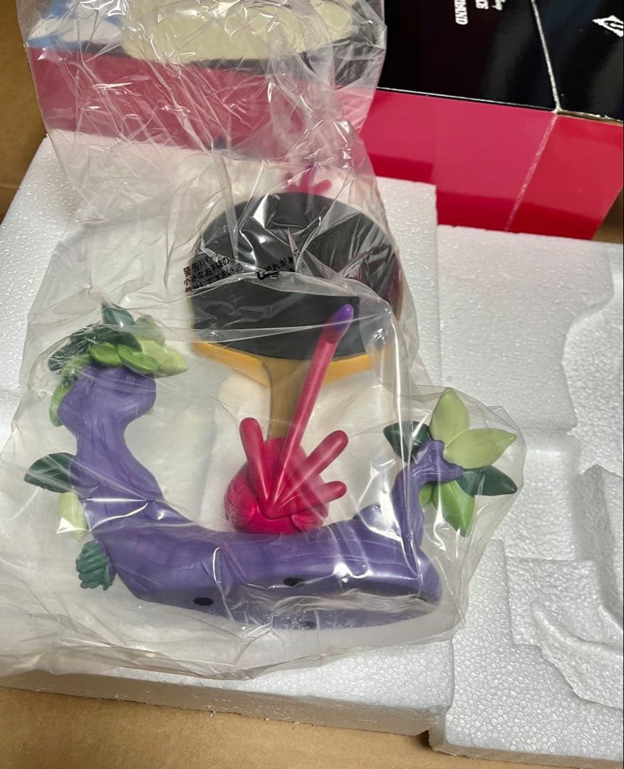 入手困難 不思議の国のアリス ミラーバード　 フィギュア 鏡 ディズニーストア