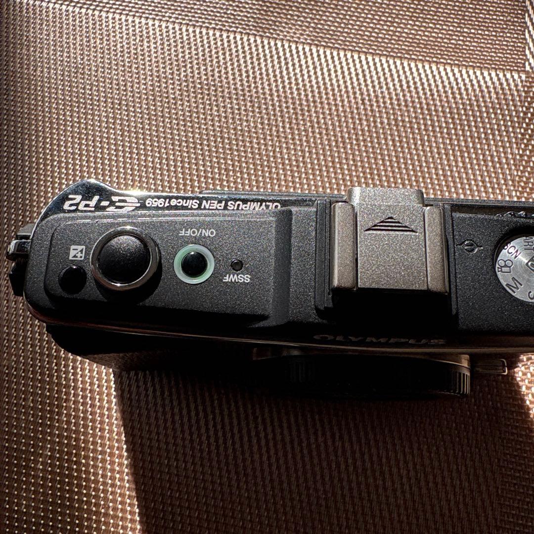 OLYMPUS ミラーレス一眼　E-P2 シャッター数3015 本体