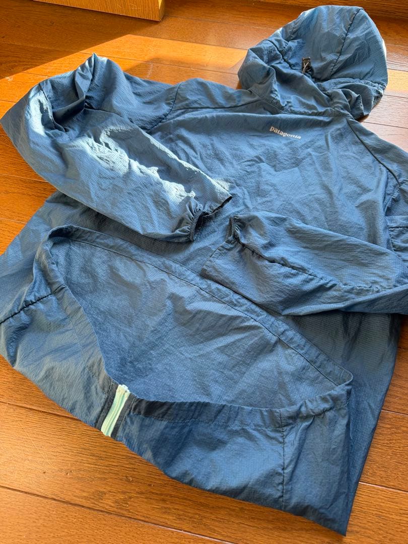 美品 patagonia パタゴニア フーディニジャケット S