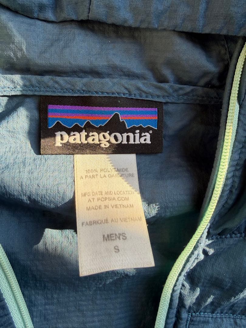 美品 patagonia パタゴニア フーディニジャケット S