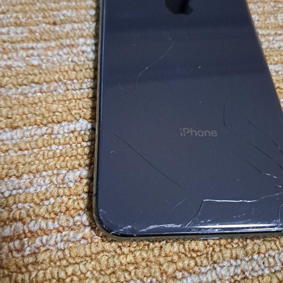 iPhone ブラック 本体 背面ひびあり