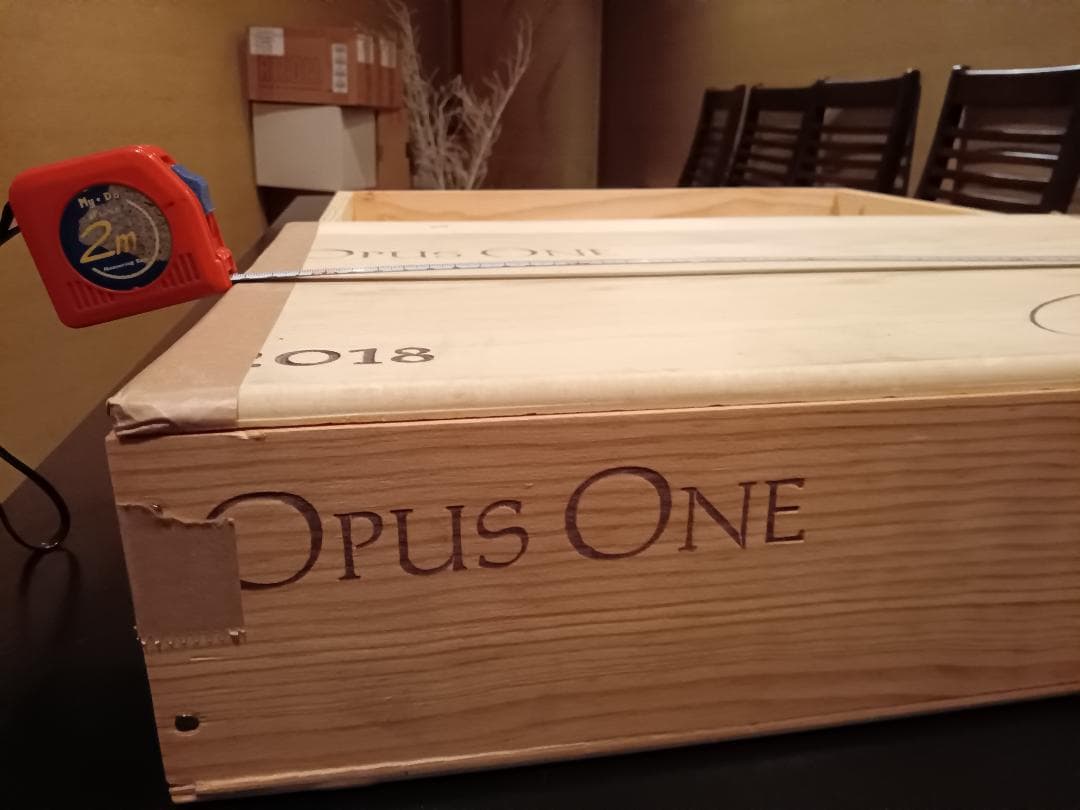 Opus　Oneが入っていた木箱（空き箱）　 2019年1個、 2018年1個