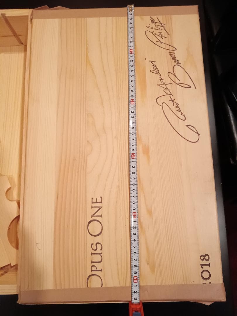 Opus　Oneが入っていた木箱（空き箱）　 2019年1個、 2018年1個