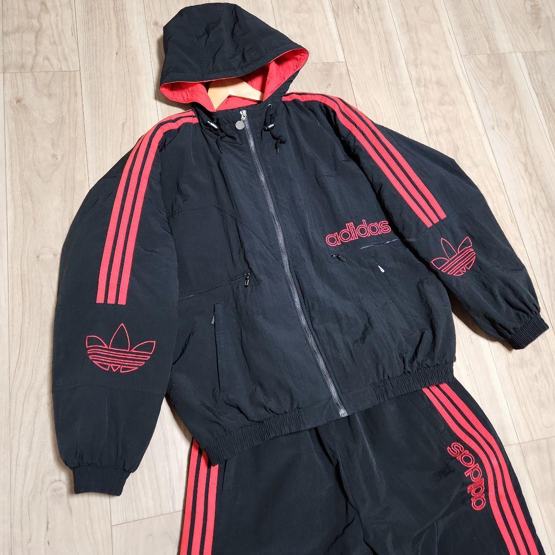 adidas　アディダス　珍しいナイロンセットアップ　キルティングライナー